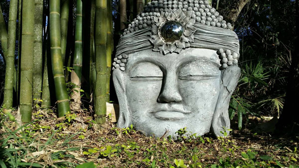 Large Buddah Head Sculptur